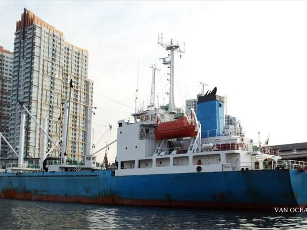 Navio frigorífico à venda