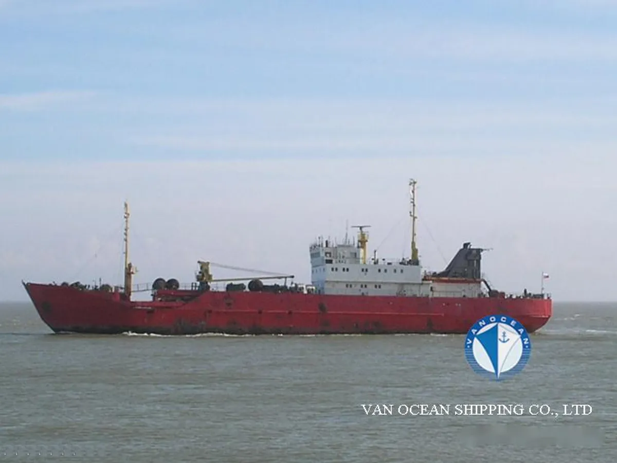 Navio frigorífico à venda