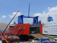Navio porta-contêineres à venda