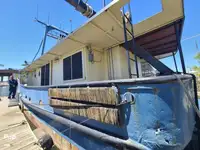 Navio de pesca de arrasto à venda