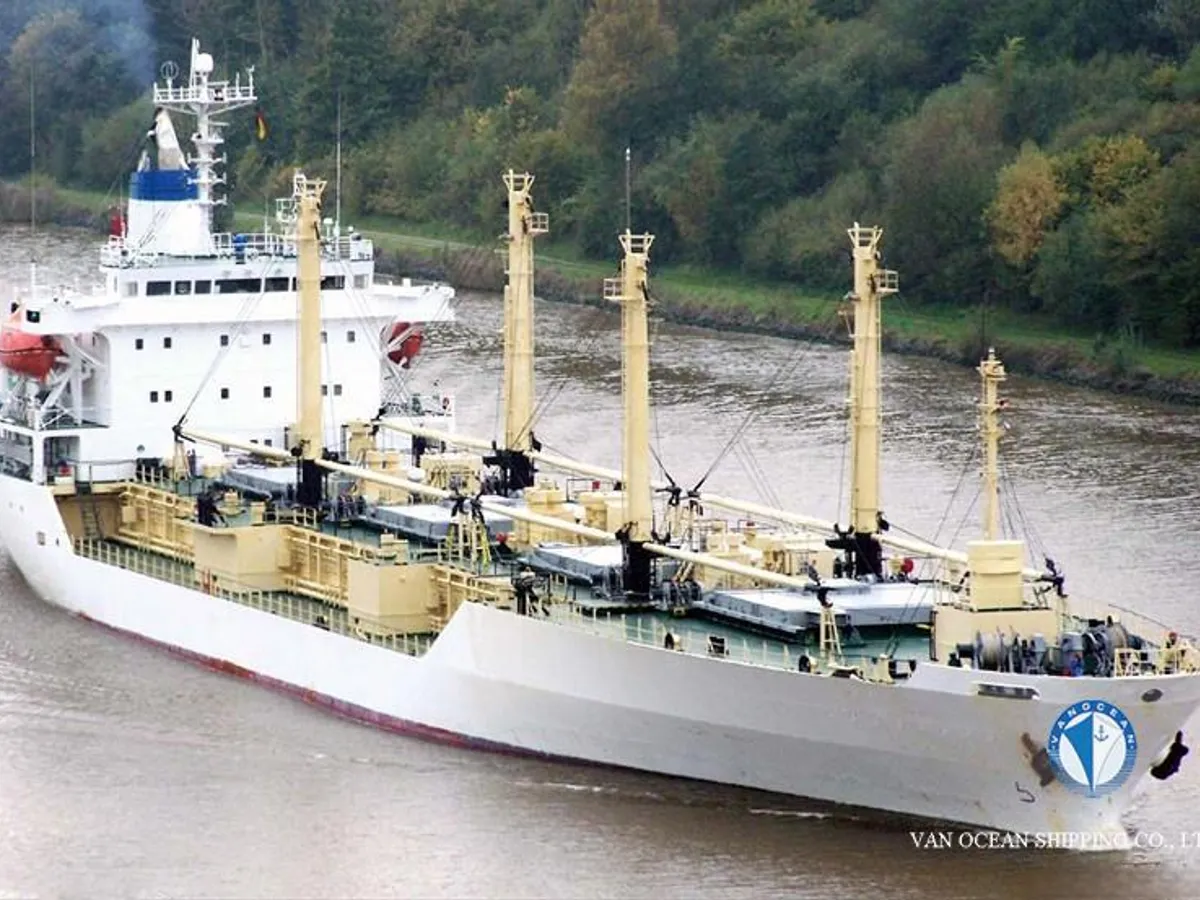 Navio frigorífico à venda