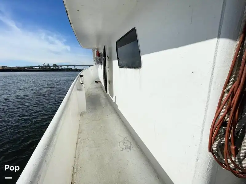 Navio de pesca de arrasto à venda