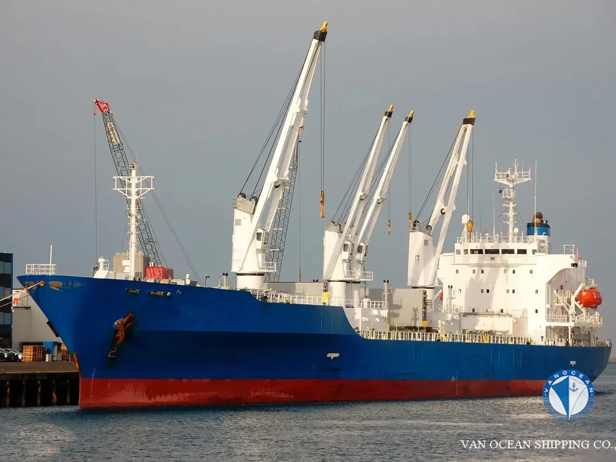 Navio frigorífico à venda