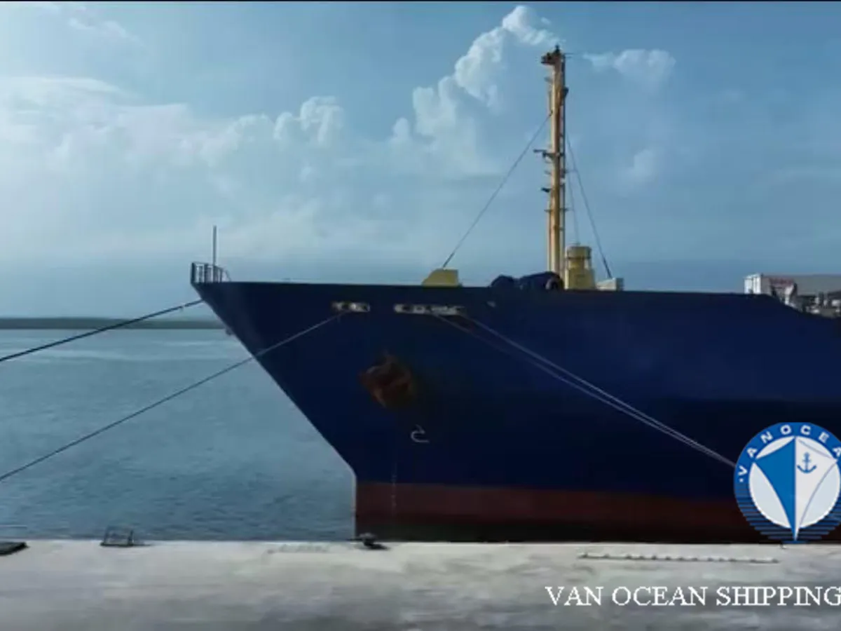 Navio frigorífico à venda