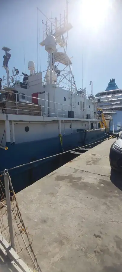 Navio de pesquisa à venda