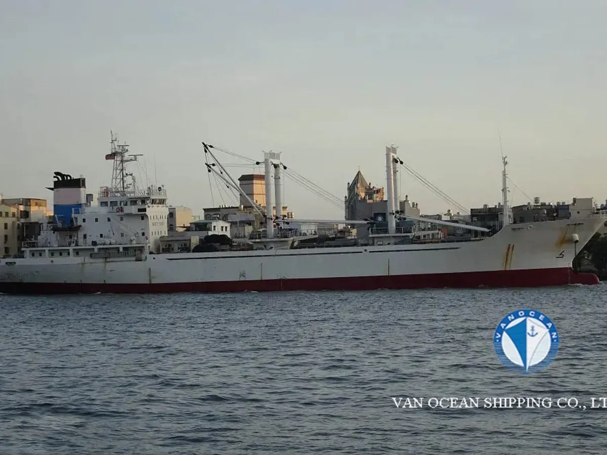 Navio frigorífico à venda