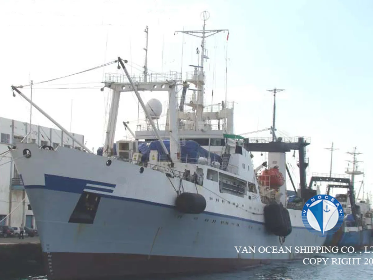 Navio de pesca de arrasto à venda