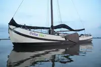 Barcaça à venda