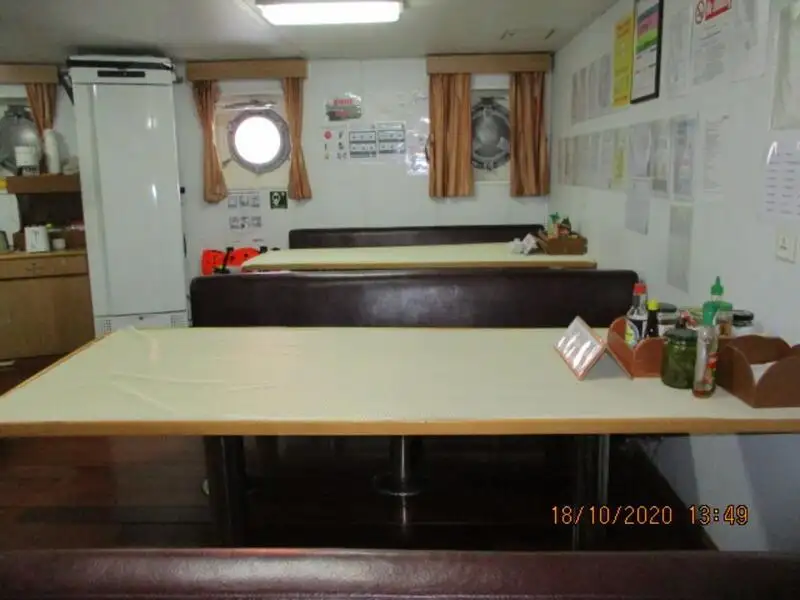 Navio frigorífico à venda