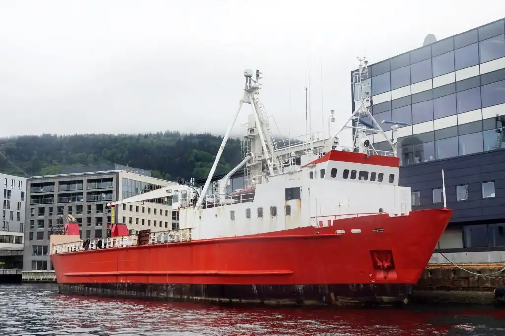 Navio frigorífico à venda