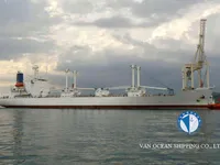 Navio frigorífico à venda