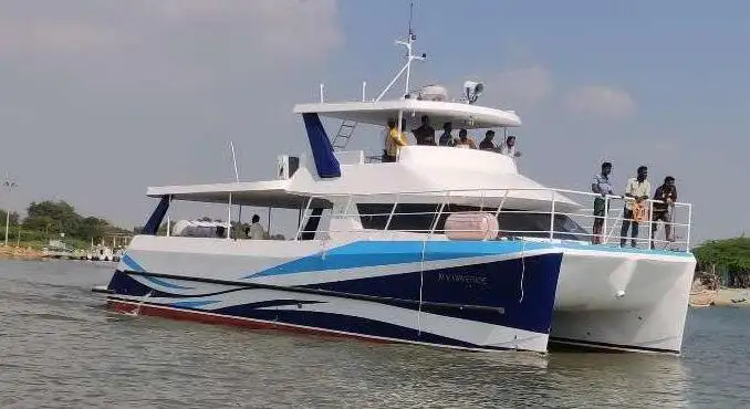 Navio de passageiros à venda