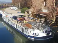 Barcaça à venda