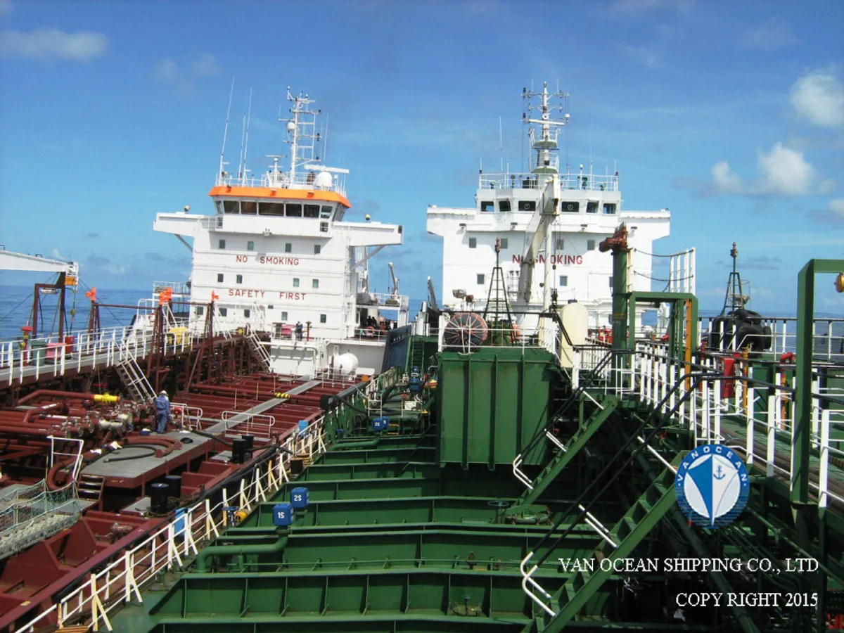 Navio-tanque de óleo/produtos químicos à venda