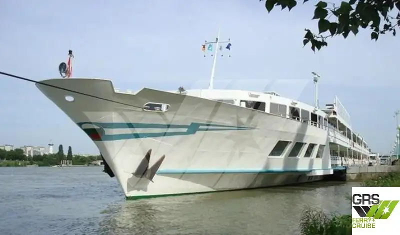Navio de cruzeiro à venda