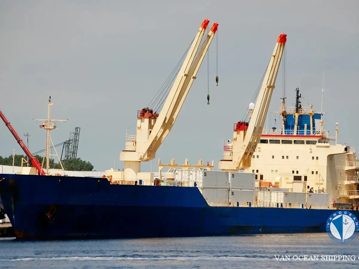 Navio frigorífico à venda