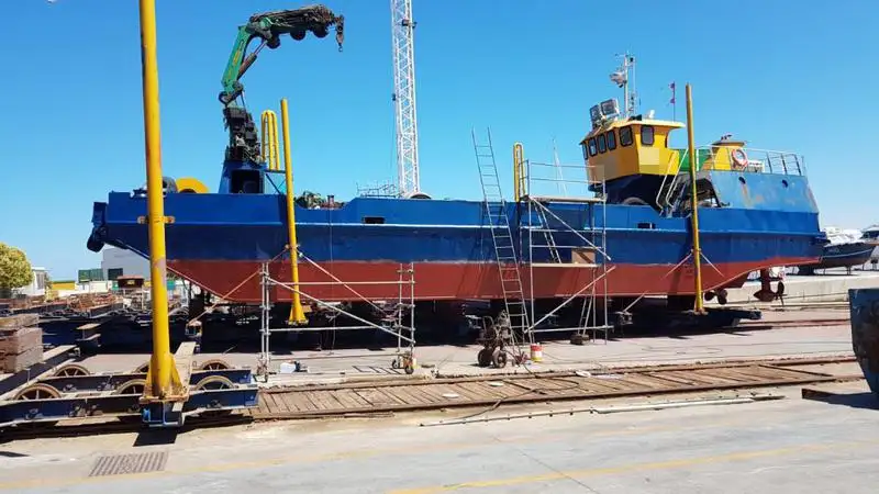 Barcos de trabalho à venda