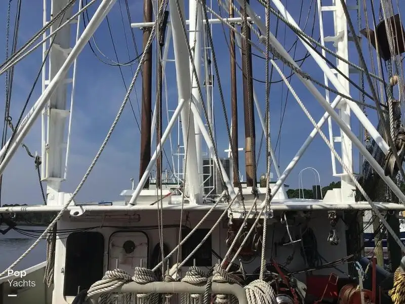 Navio de pesca de arrasto à venda