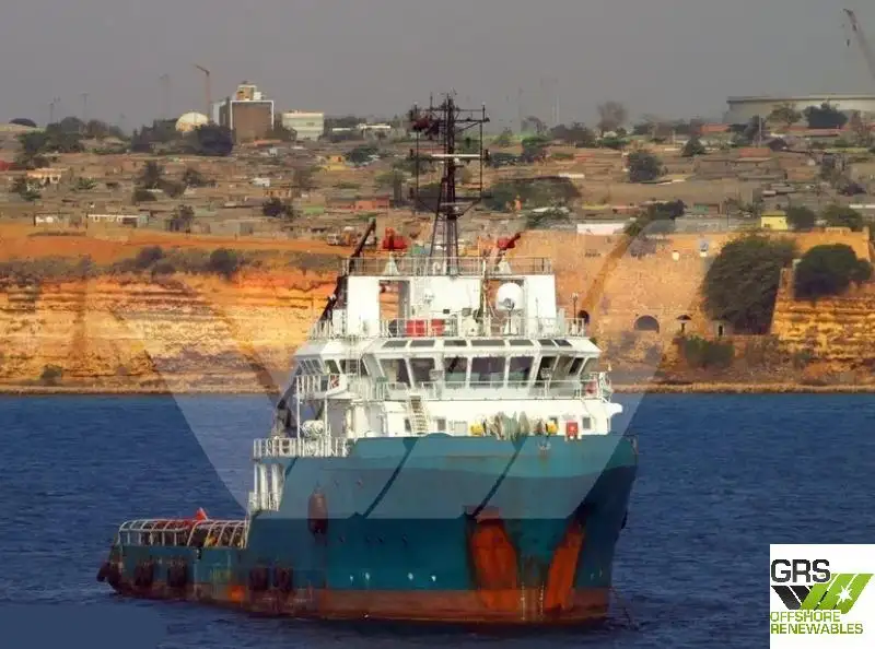 Navio de abastecimento à venda