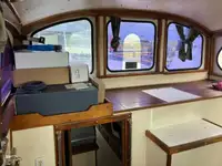 Barco de tripulação à venda