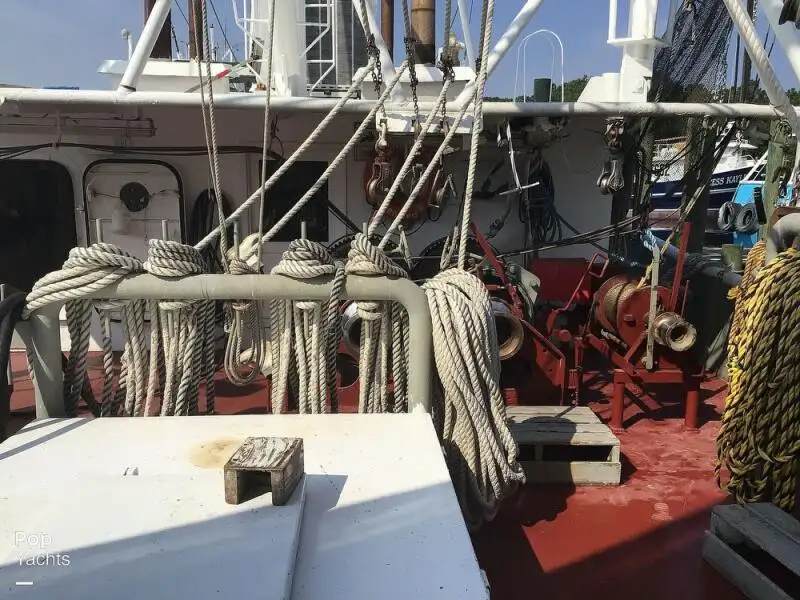 Navio de pesca de arrasto à venda