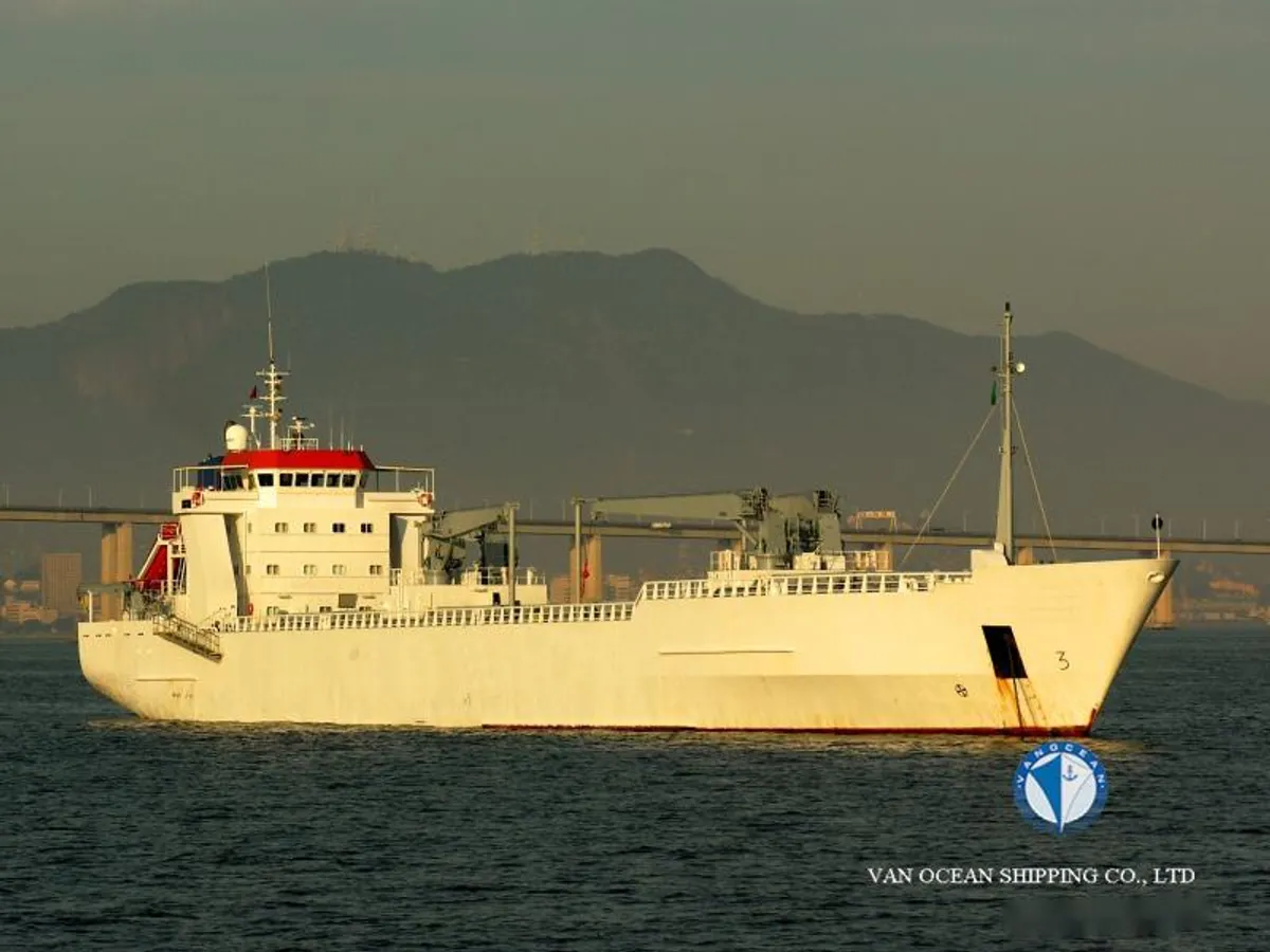 Navio frigorífico à venda