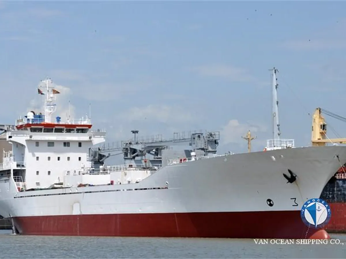 Navio frigorífico à venda