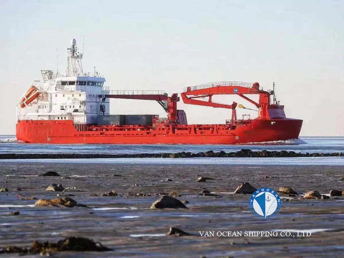 Navio frigorífico à venda