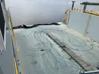 Doca flutuante à venda