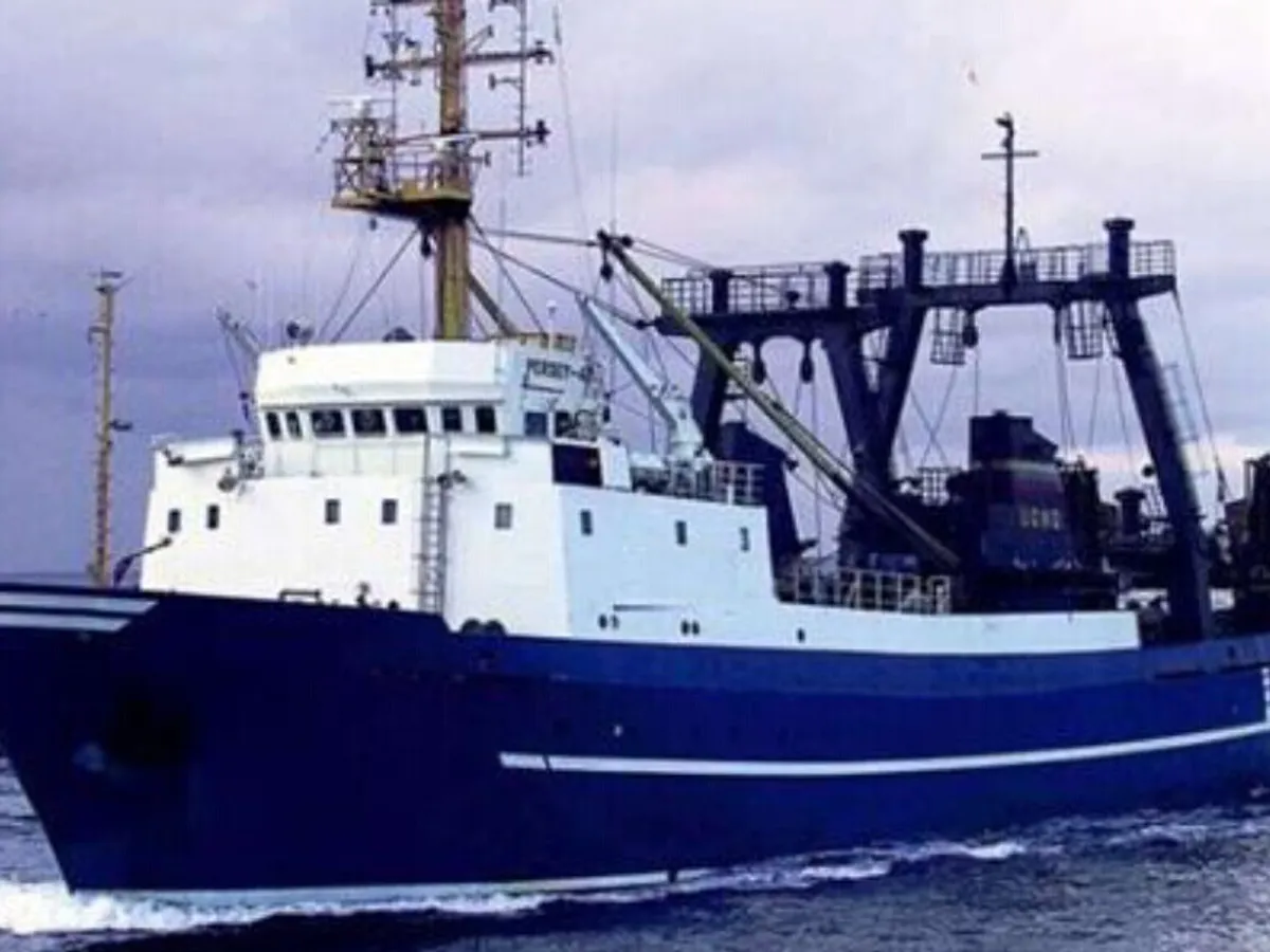 Navio de pesca de arrasto à venda