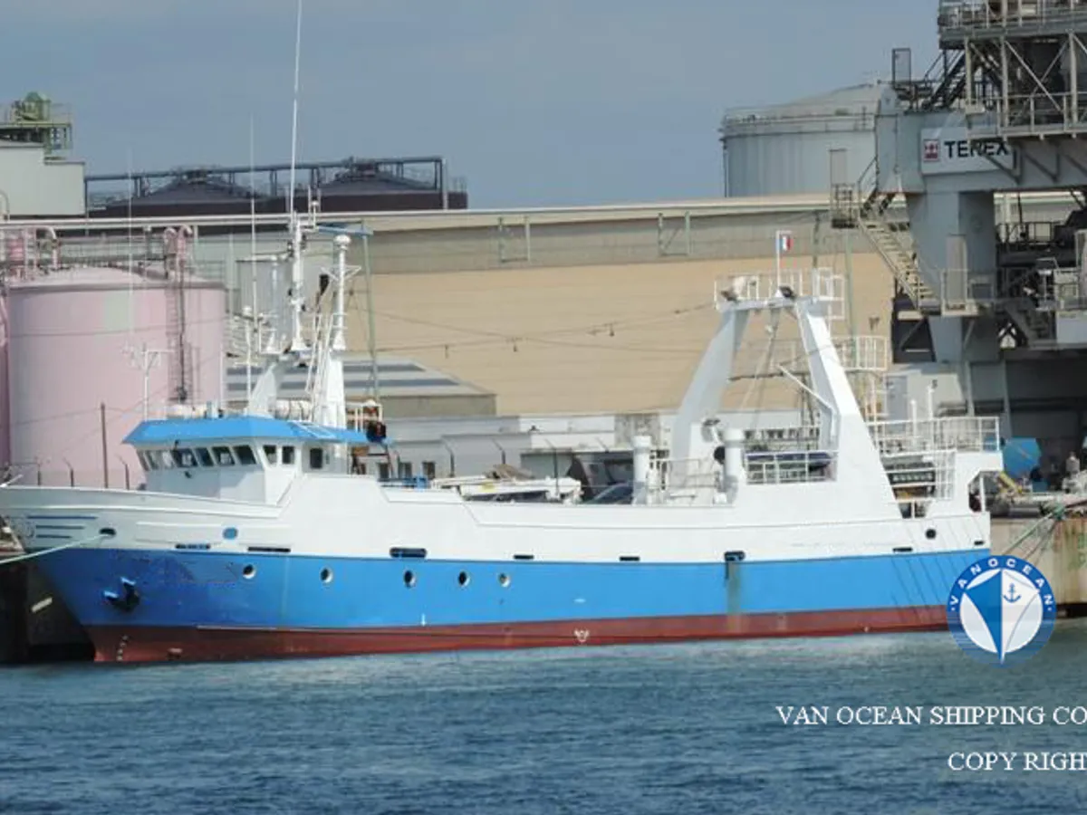 Navio de pesca de arrasto à venda