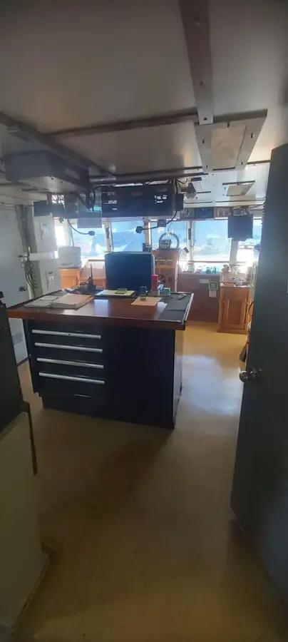 Navio de pesquisa à venda