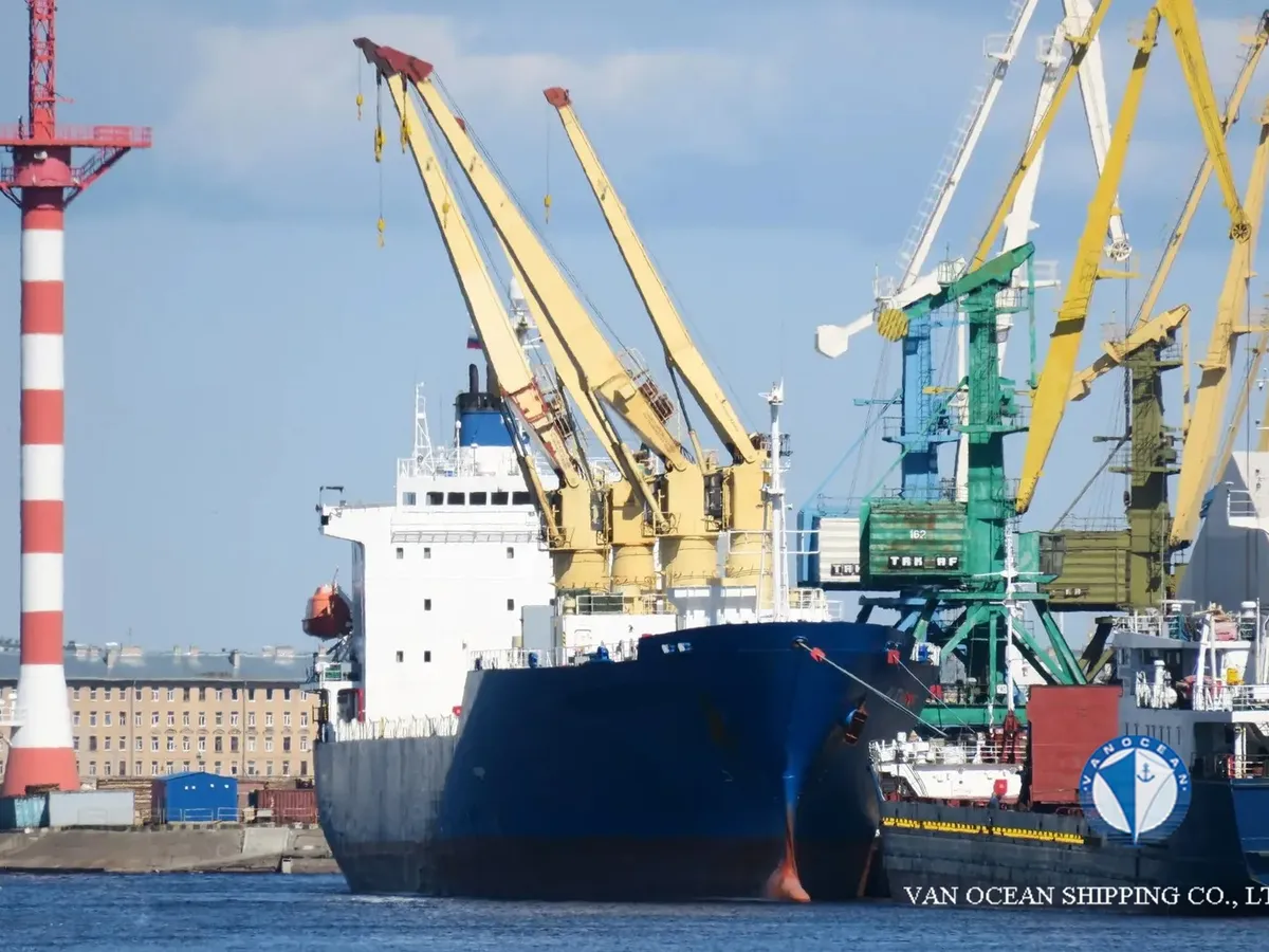 Navio frigorífico à venda