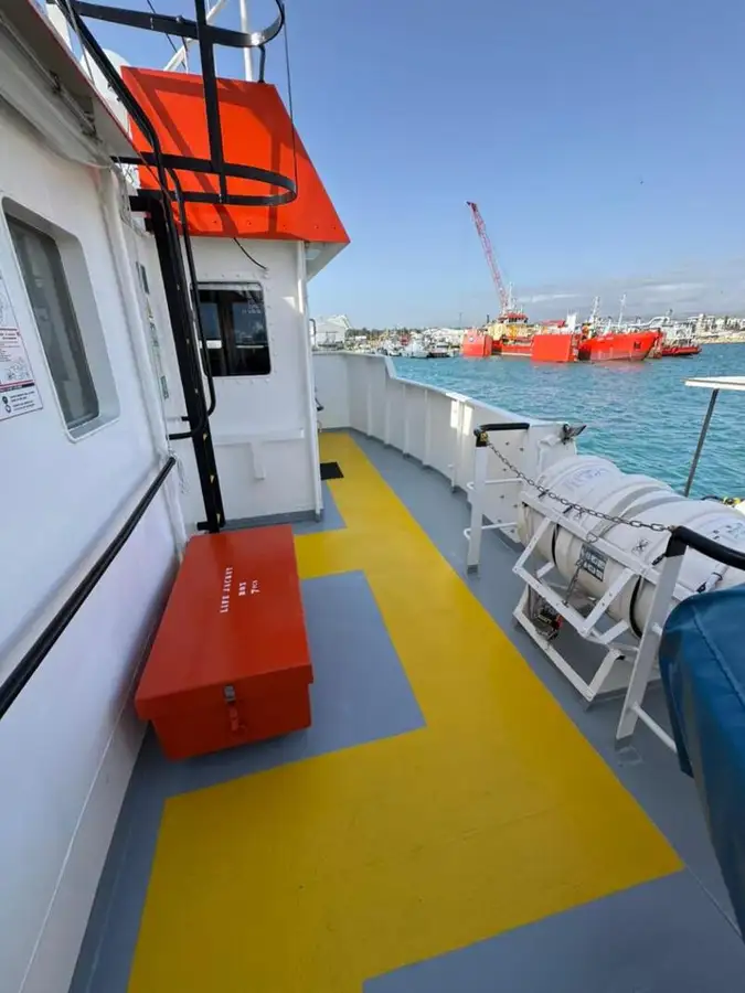 Navio porta-contêineres à venda
