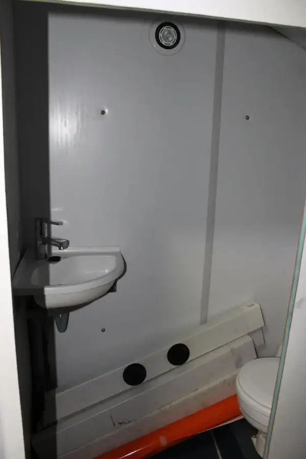 Doca flutuante à venda