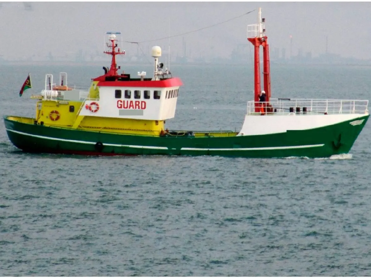 Navio de abastecimento à venda