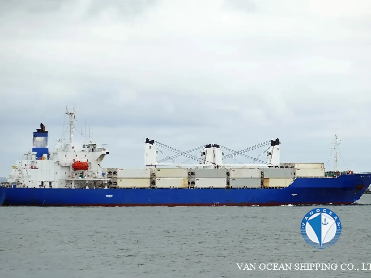 Navio frigorífico à venda