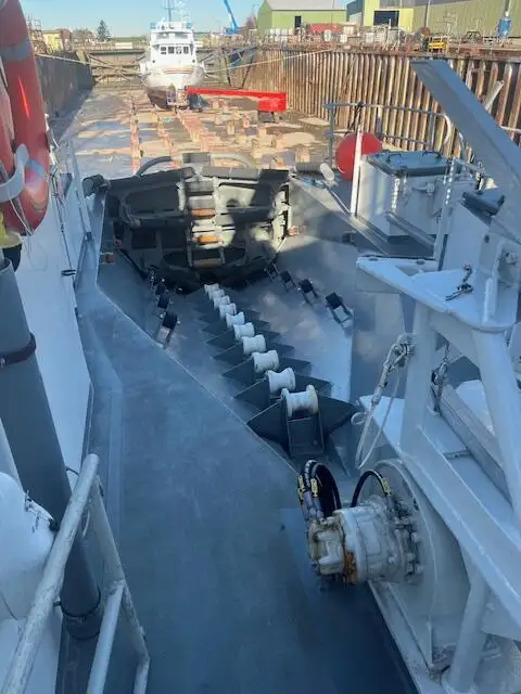 Navio de pesquisa à venda