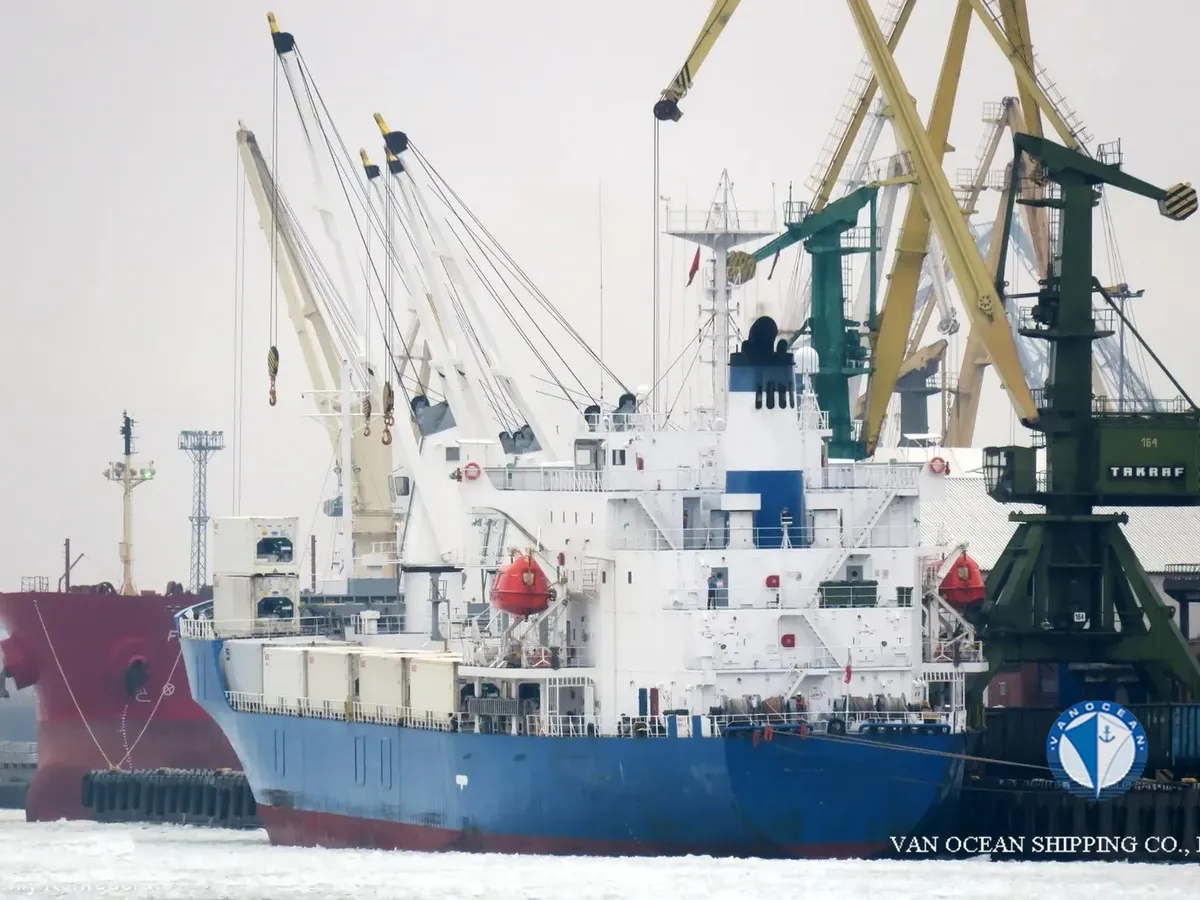 Navio frigorífico à venda