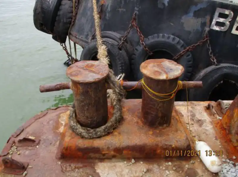 Barcaça à venda