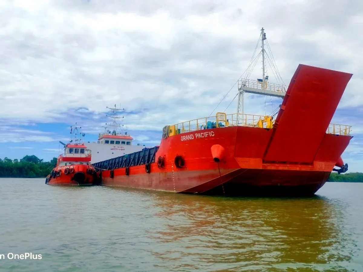 Balsa de desembarque, tanque à venda