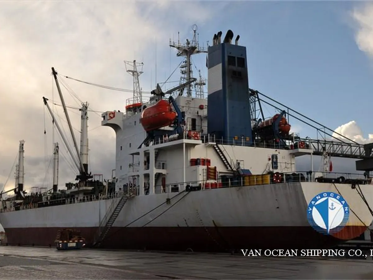 Navio frigorífico à venda