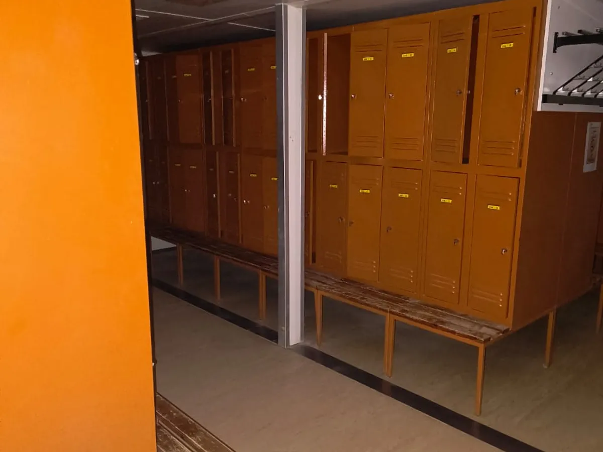 Barcaça de alojamento à venda