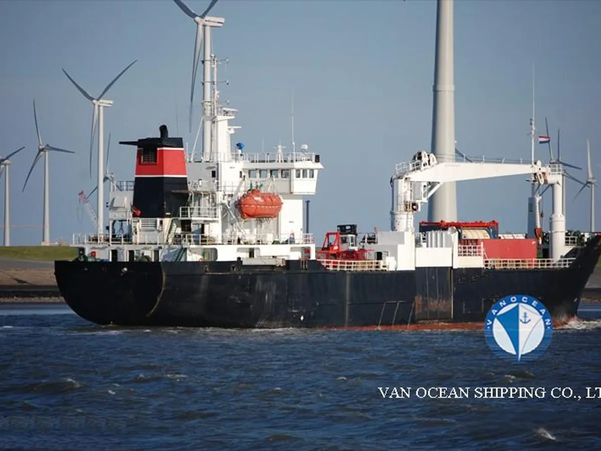 Navio frigorífico à venda