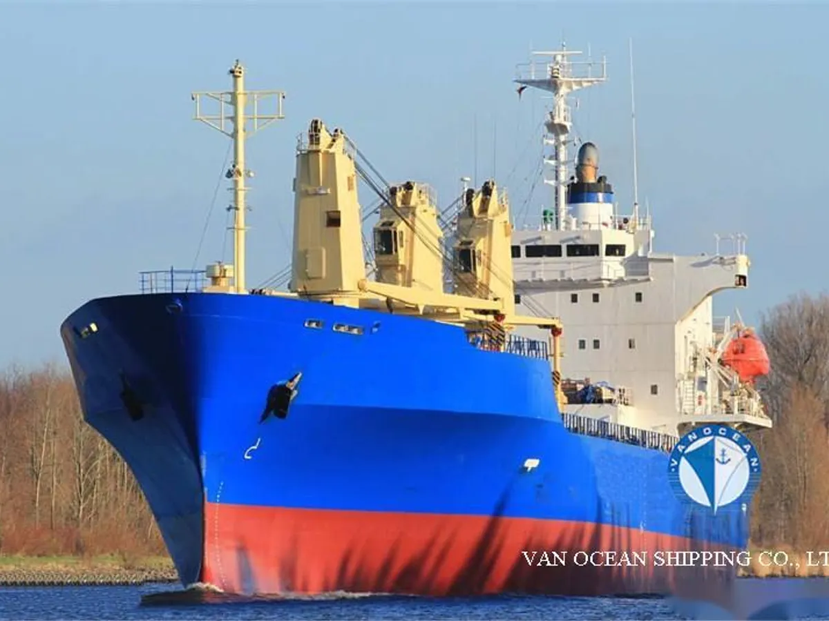 Navio frigorífico à venda