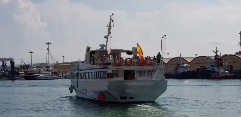 Navio de passageiros à venda