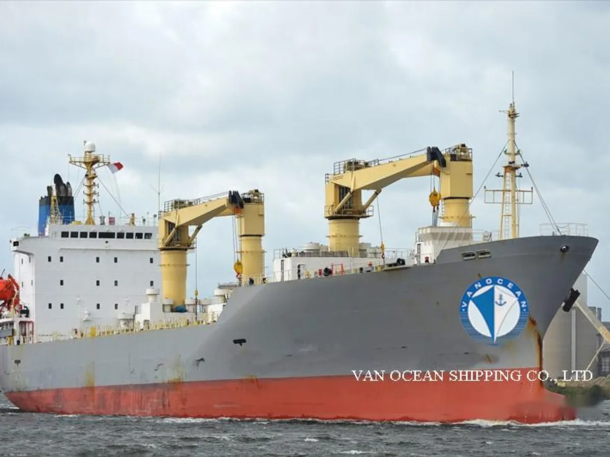 Navio frigorífico à venda