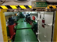 Navio de abastecimento à venda