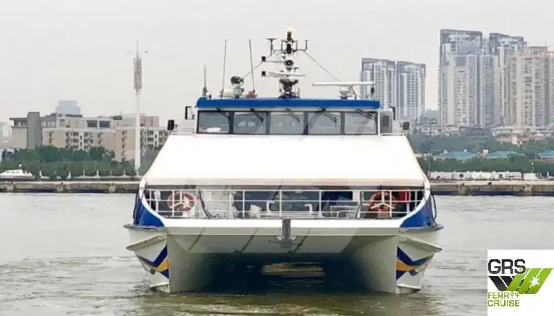 Navio de passageiros à venda