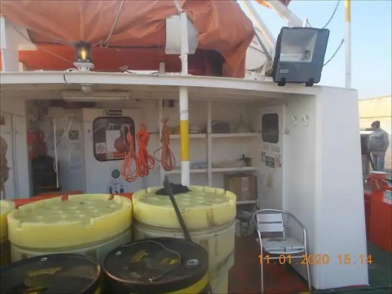 Barco de tripulação à venda